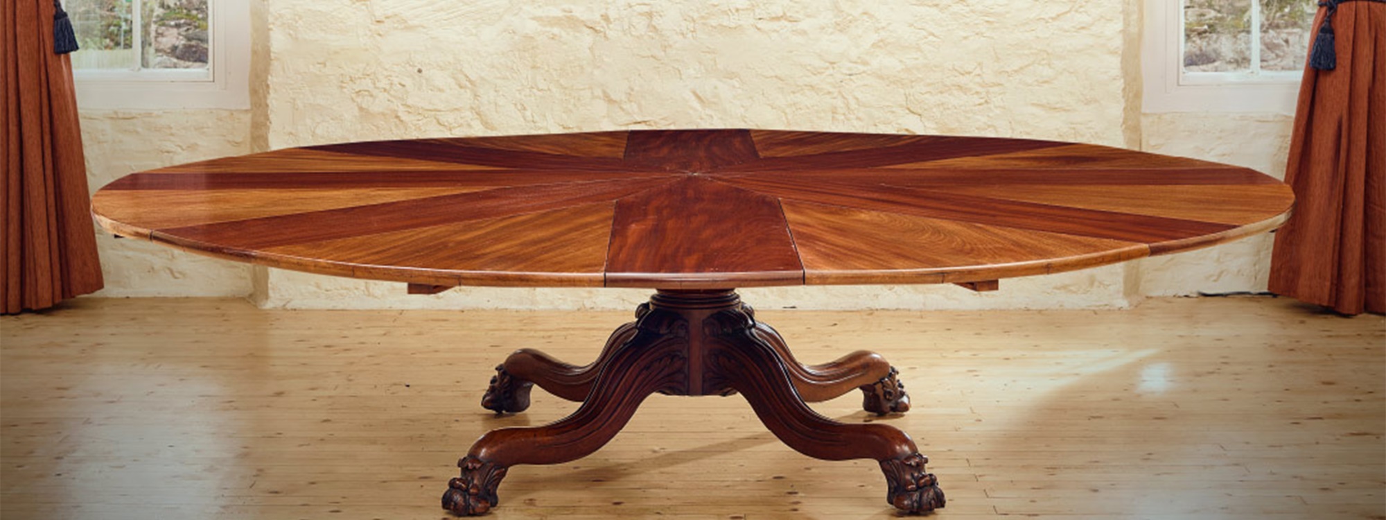 'Jupe's Patent' Extending Dining Table